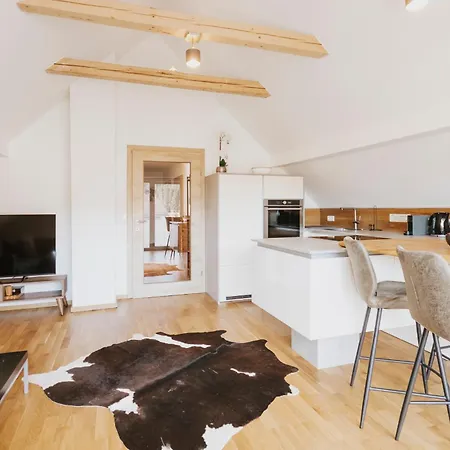 Eden 11 アパート *